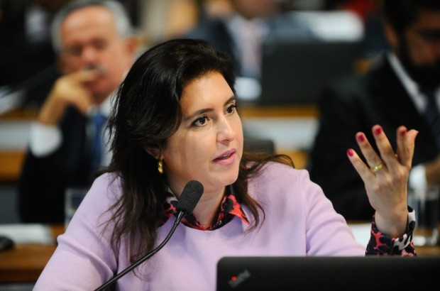 A proposta deverá ser apresentada extra-pauta e a relatora, Simone Tebet (PMDB-MS), informou que já está finalizando seu parecer pela aprovação - Marcos Oliveira/Agência Senado 